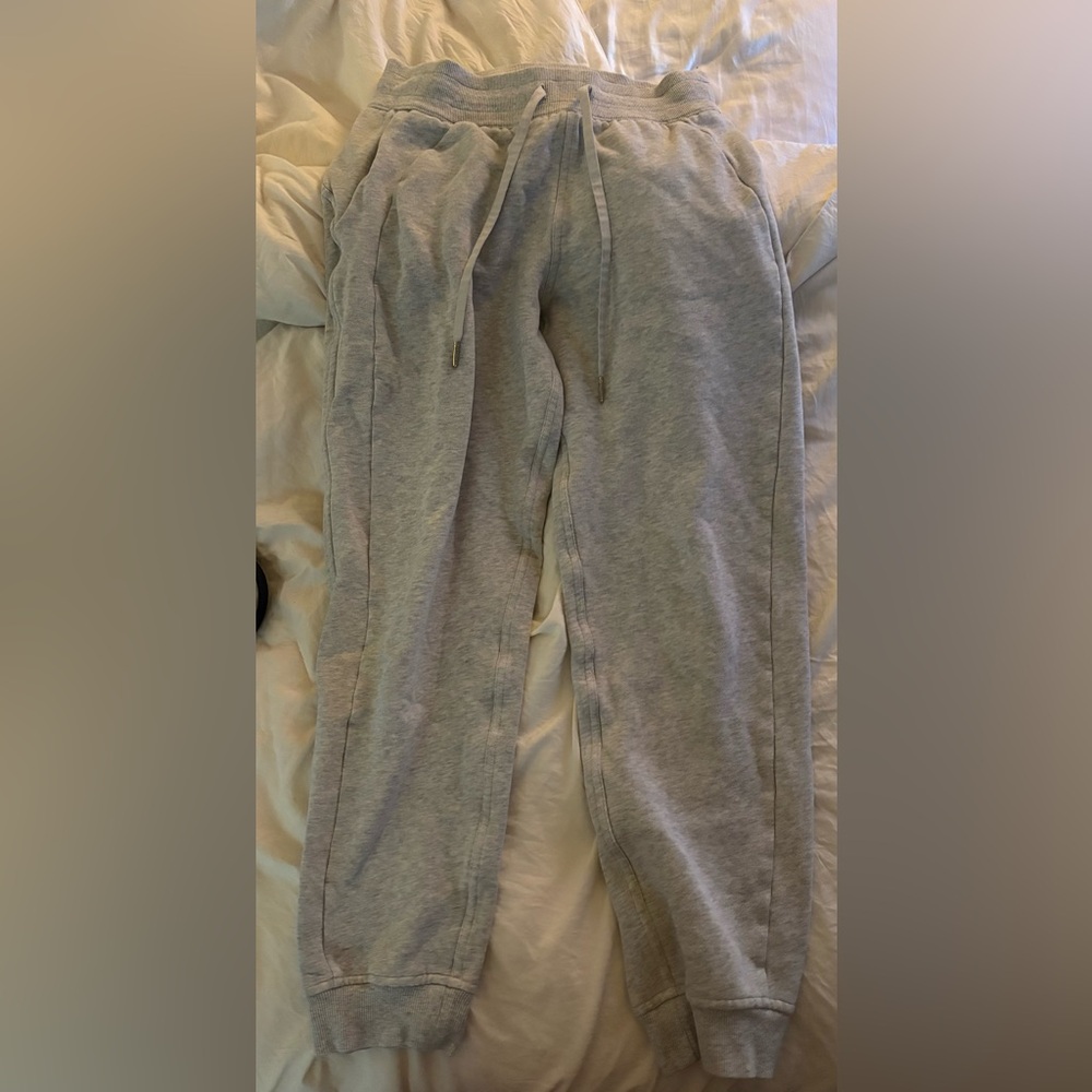 Lululemon scuba joggers like new!
